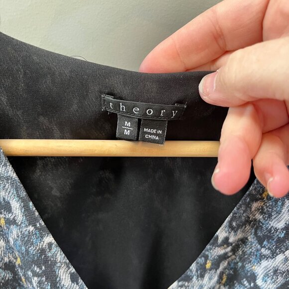 Theory Liev Gray Printed Caligula Silk Dress Size M - Picture 3 of 5